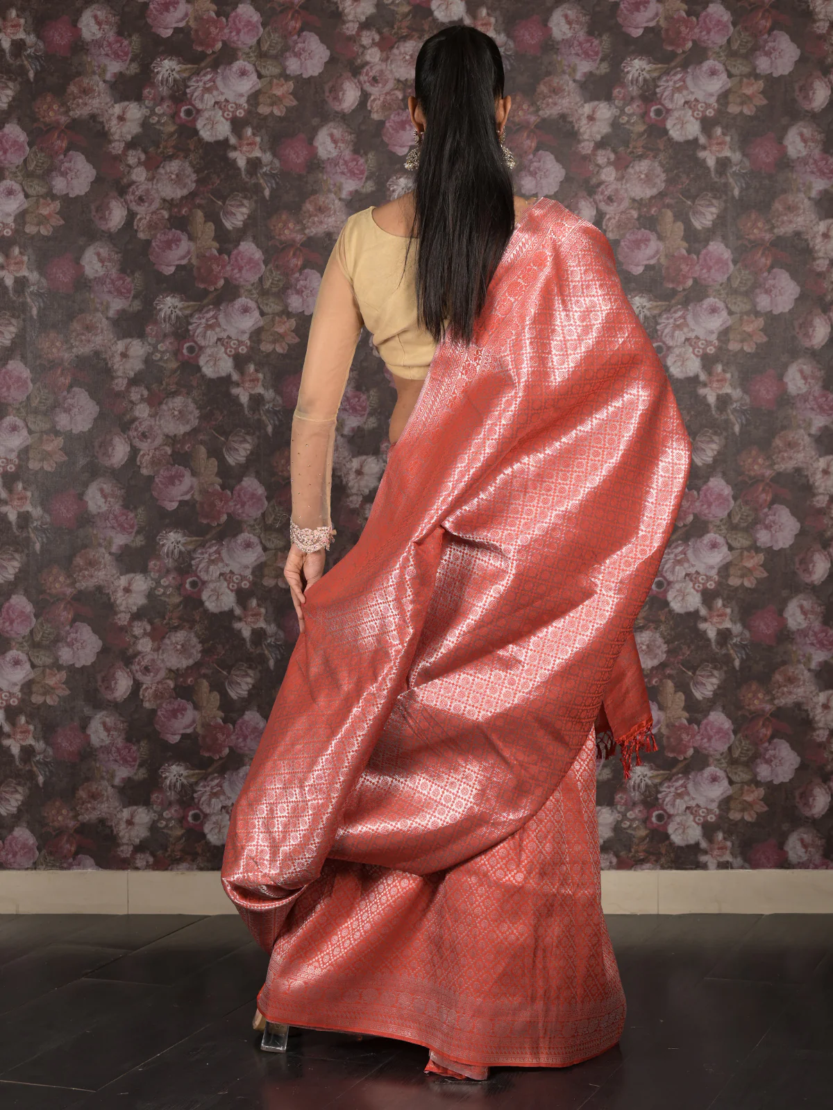Odette Orange Woven Silk Blend Saree With Unstitched Blouse For Women - Image 4
