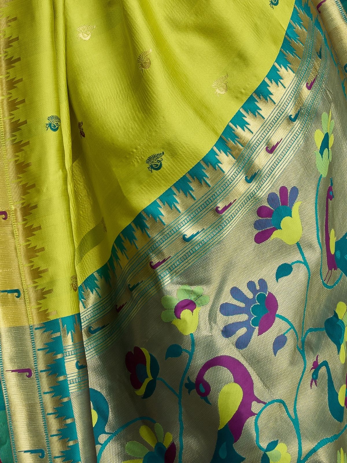 Odette Parrote Green Silk Woven Paithani Saree For Women - Image 6