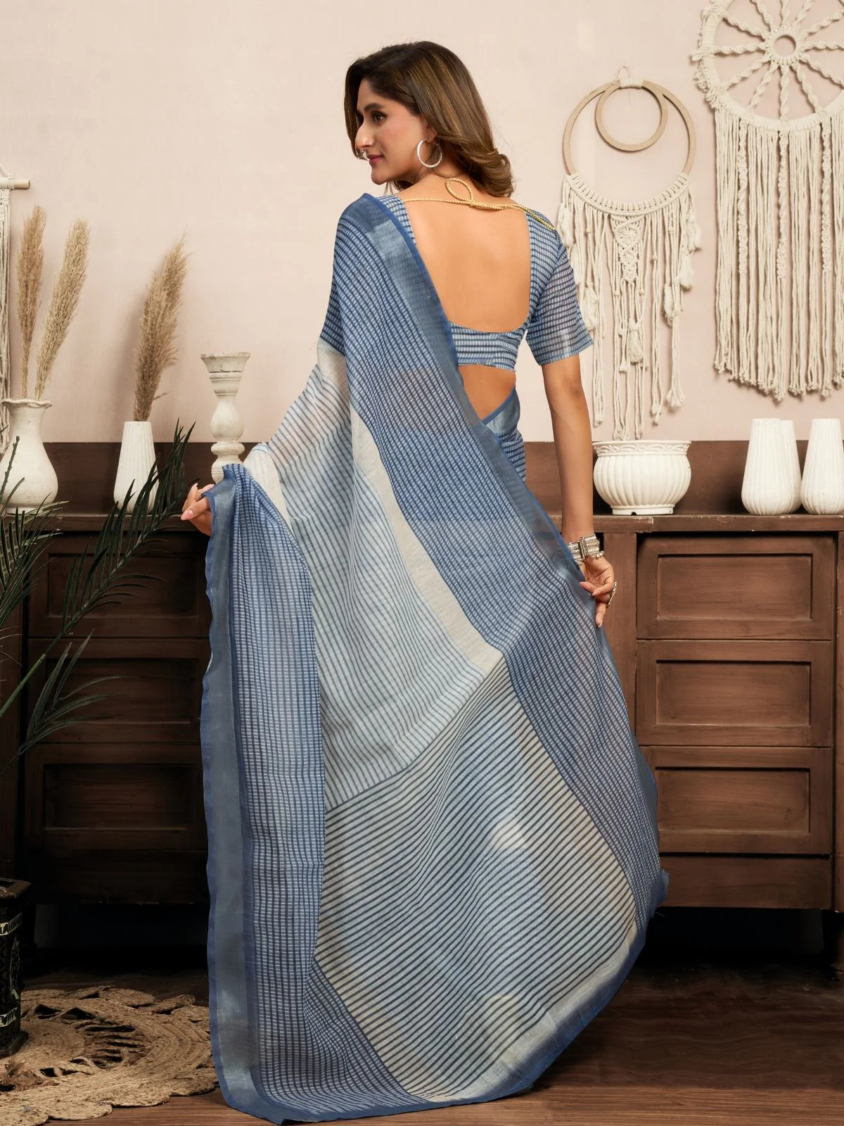 Odette Pastel Blue Cotton Linen Zari Work Saree For Women - Image 4