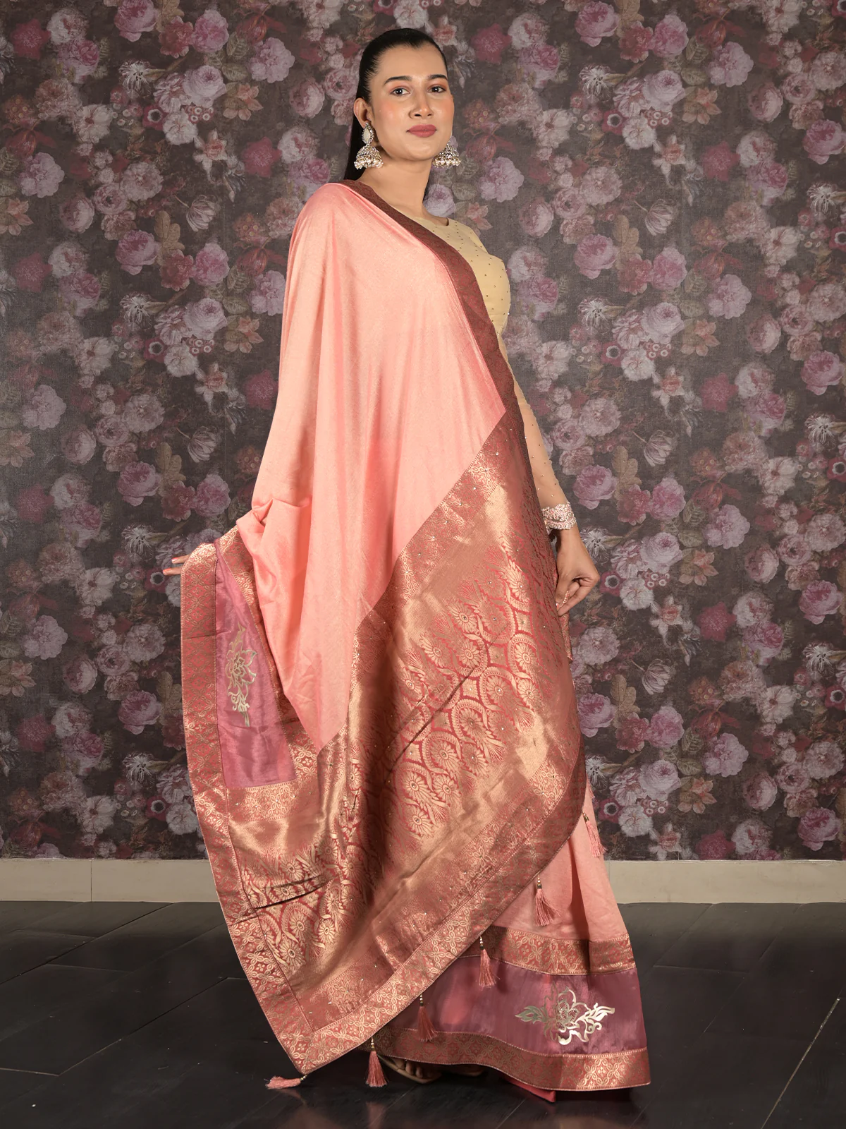 Odette Peach Embellished Crepe Saree Without Blouse For Women - Image 3
