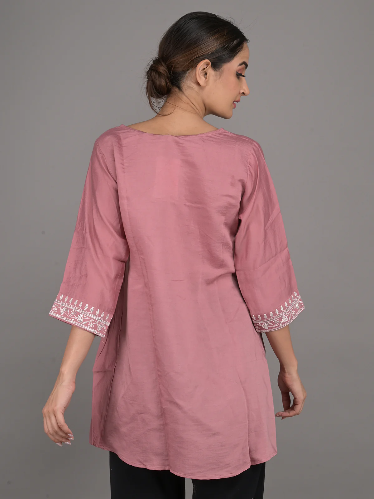 Odette Peach Embroidered Cotton Kurti for Women - Image 4