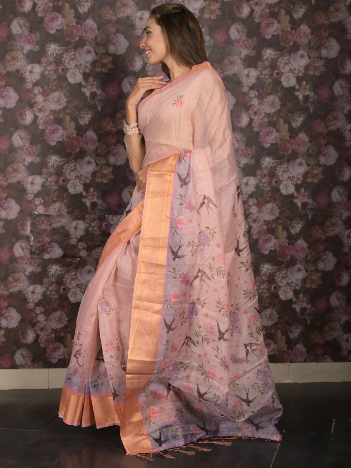 Odette Peach Floral Printed Cotton Blend Saree with Unstitched Blouse for Women - Image 3