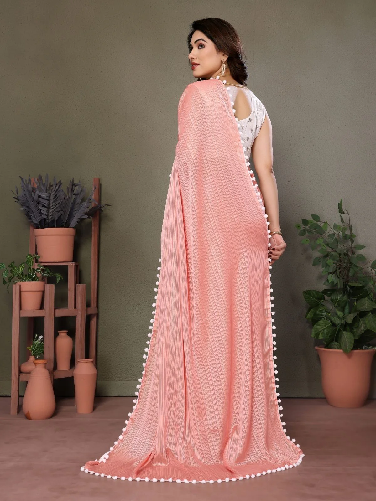 Odette Peach Georgette Plain Saree For Women - Image 3