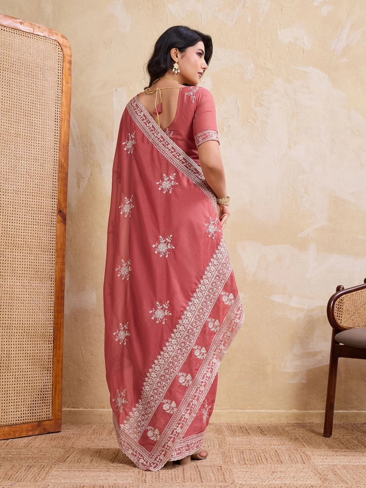 Odette Peach Georgette Printed Saree For Women - Image 3