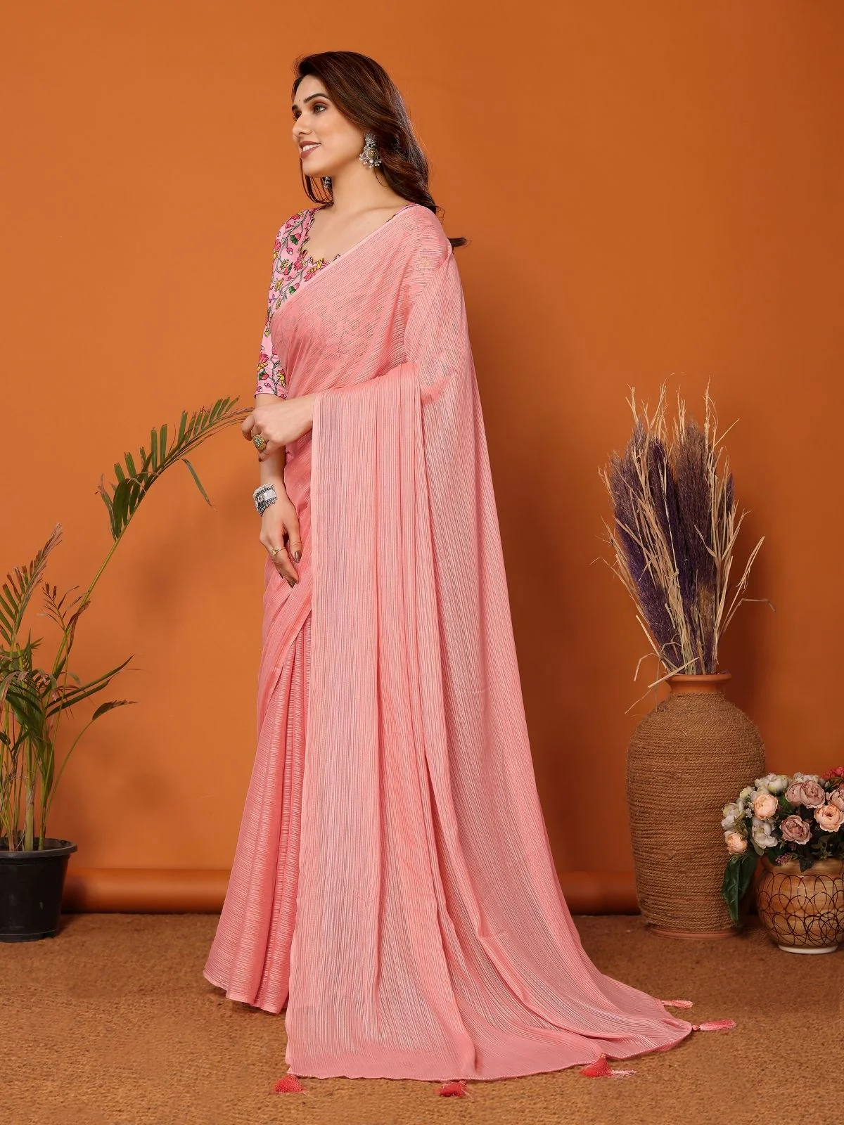 Odette Peach Georgette Solid Saree For Women - Image 2
