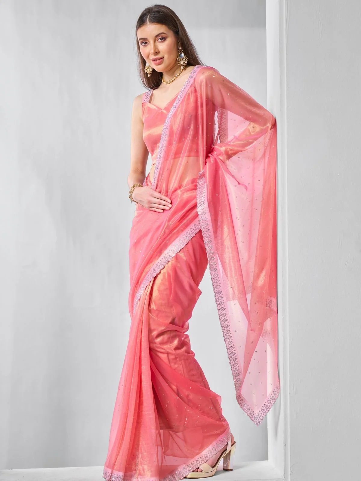 Odette Peach Net Embellished Saree With Unstitched Blouse For Women - Image 3