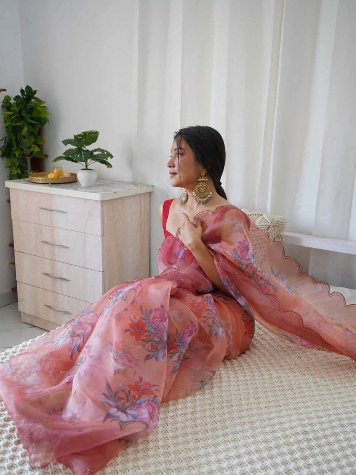 Odette Peach Organza Printed Saree With Unstitched Blouse For Women - Image 2