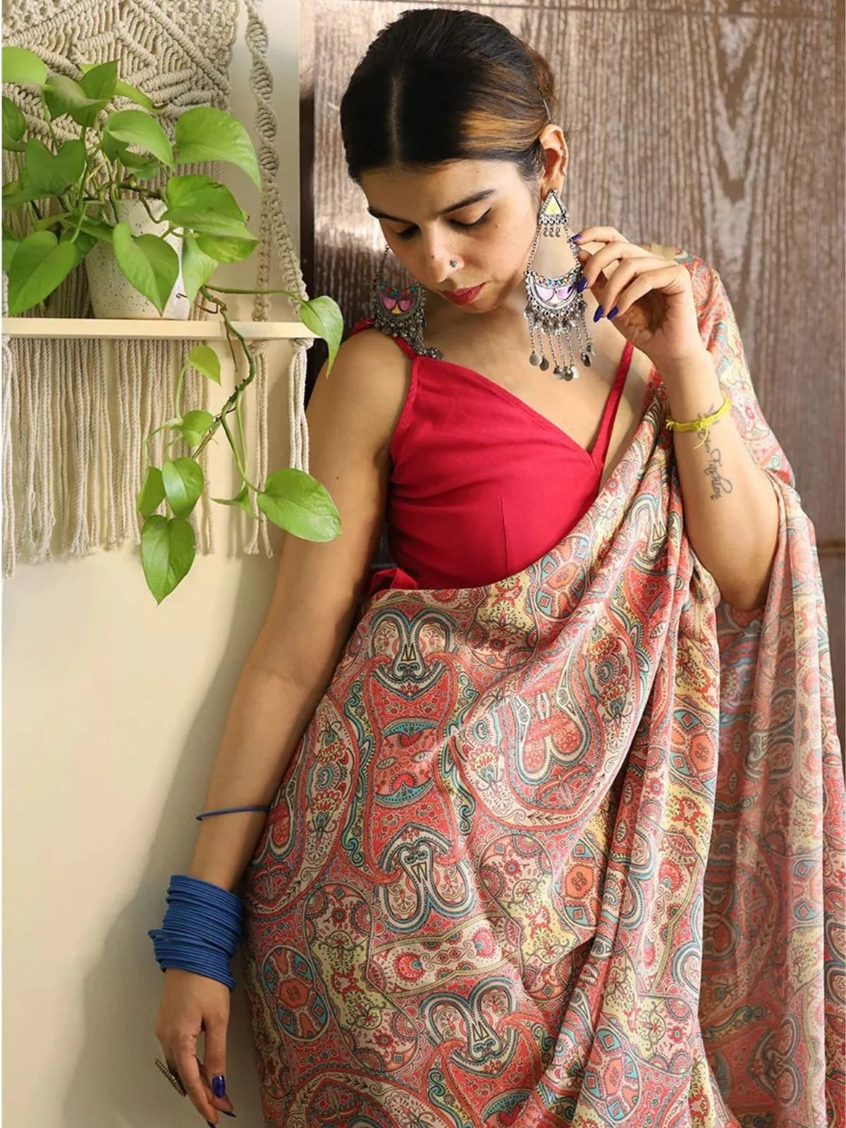 Odette Peach Satin Printed Saree With Unstitched Blouse For Women - Image 3