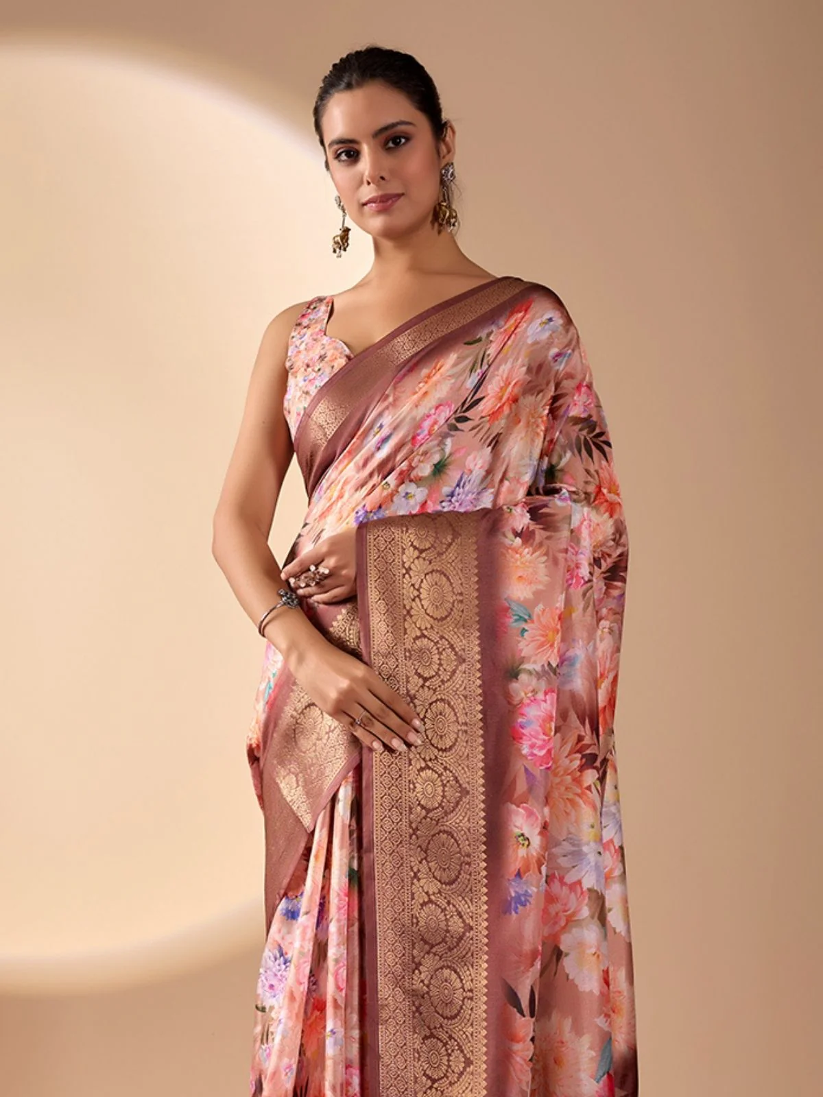 Odette Peach Silk Blend Printed Saree For Women - Image 4