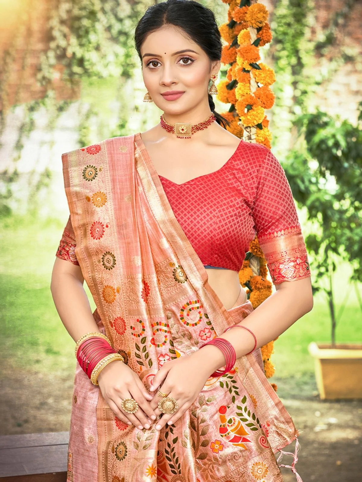 Odette Peach Silk Blend Printed Saree For Women - Image 2