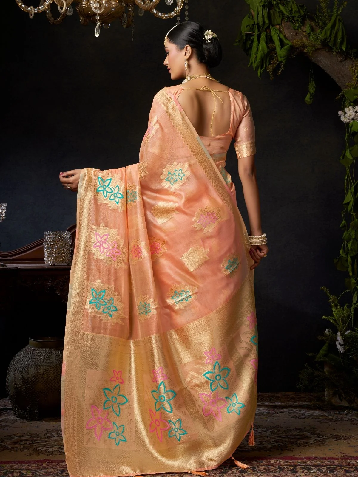 Odette Peach Silk Blend Woven Saree For Women - Image 4
