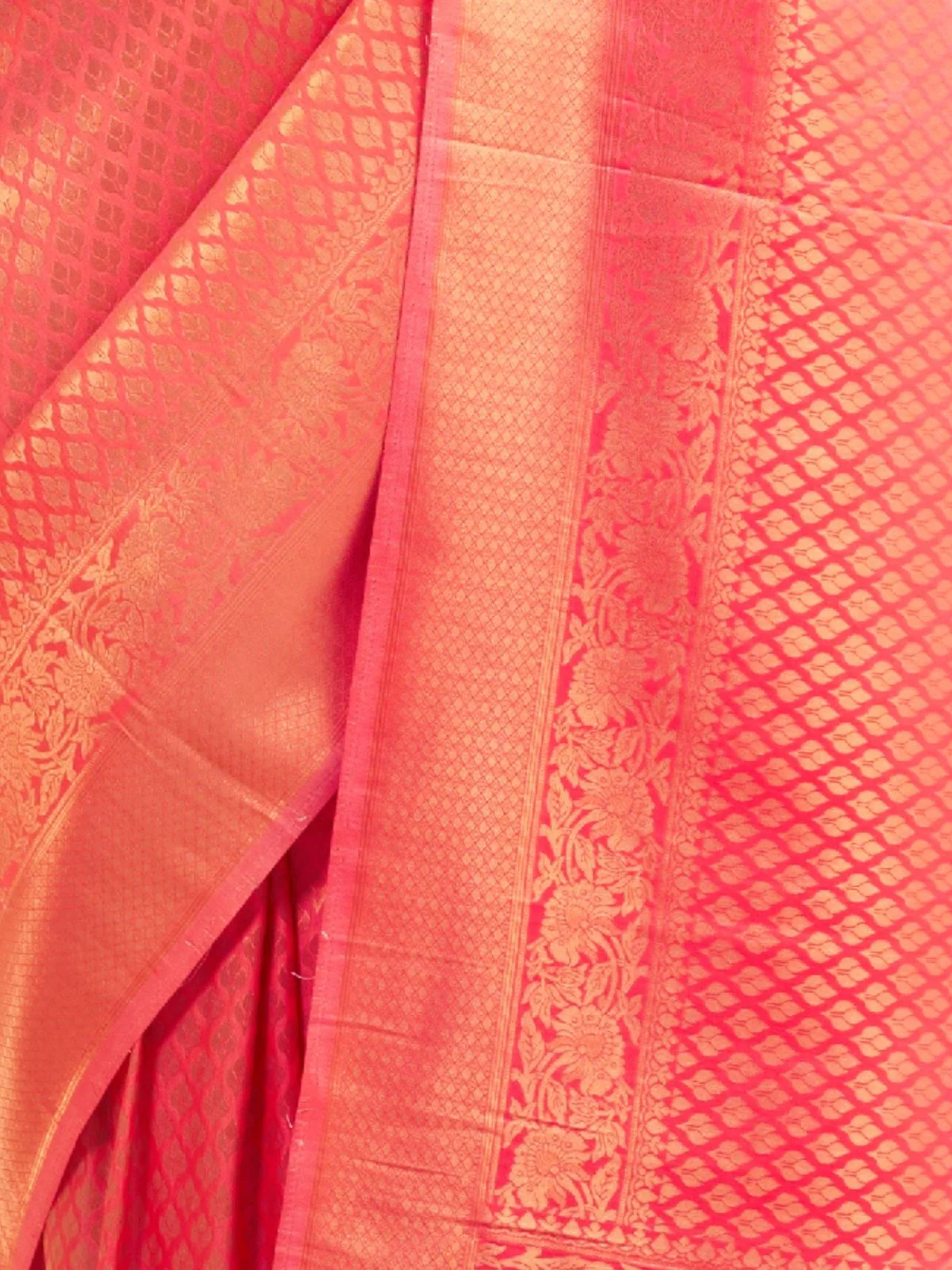 Odette Peach Silk Blend Woven Saree With Unstitched Blouse For Women - Image 3
