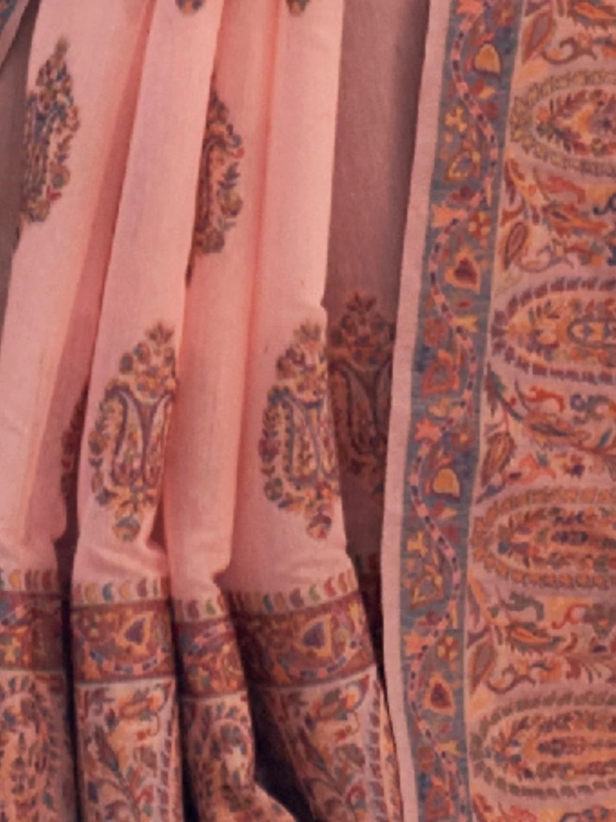 Odette Peach Silk Blend Woven Saree With Unstitched Blouse For Women - Image 3