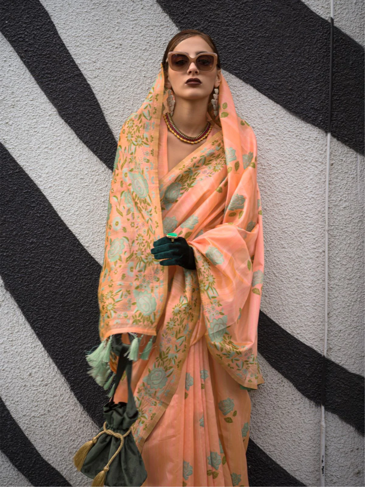 Odette Orange Silk Blend Woven Saree With Unstitched Blouse For Women - Image 2