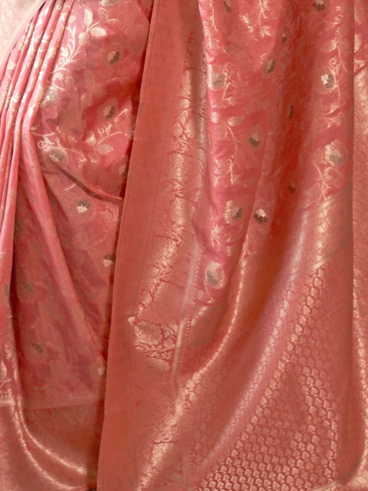 Odette Peach Woven Design Silk Blend Saree With Unstitched Blouse For Women - Image 3