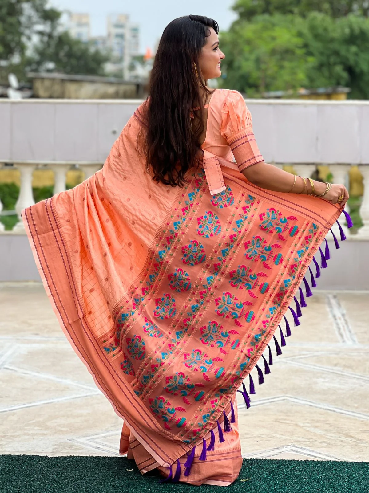 Odette Peach Woven Design Silk Blend Saree With Unstitched Blouse For Women - Image 4