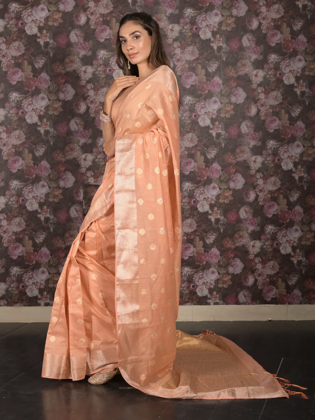 Odette Peach Woven Silk Blend Saree With Unstitched Blouse For Women - Image 3