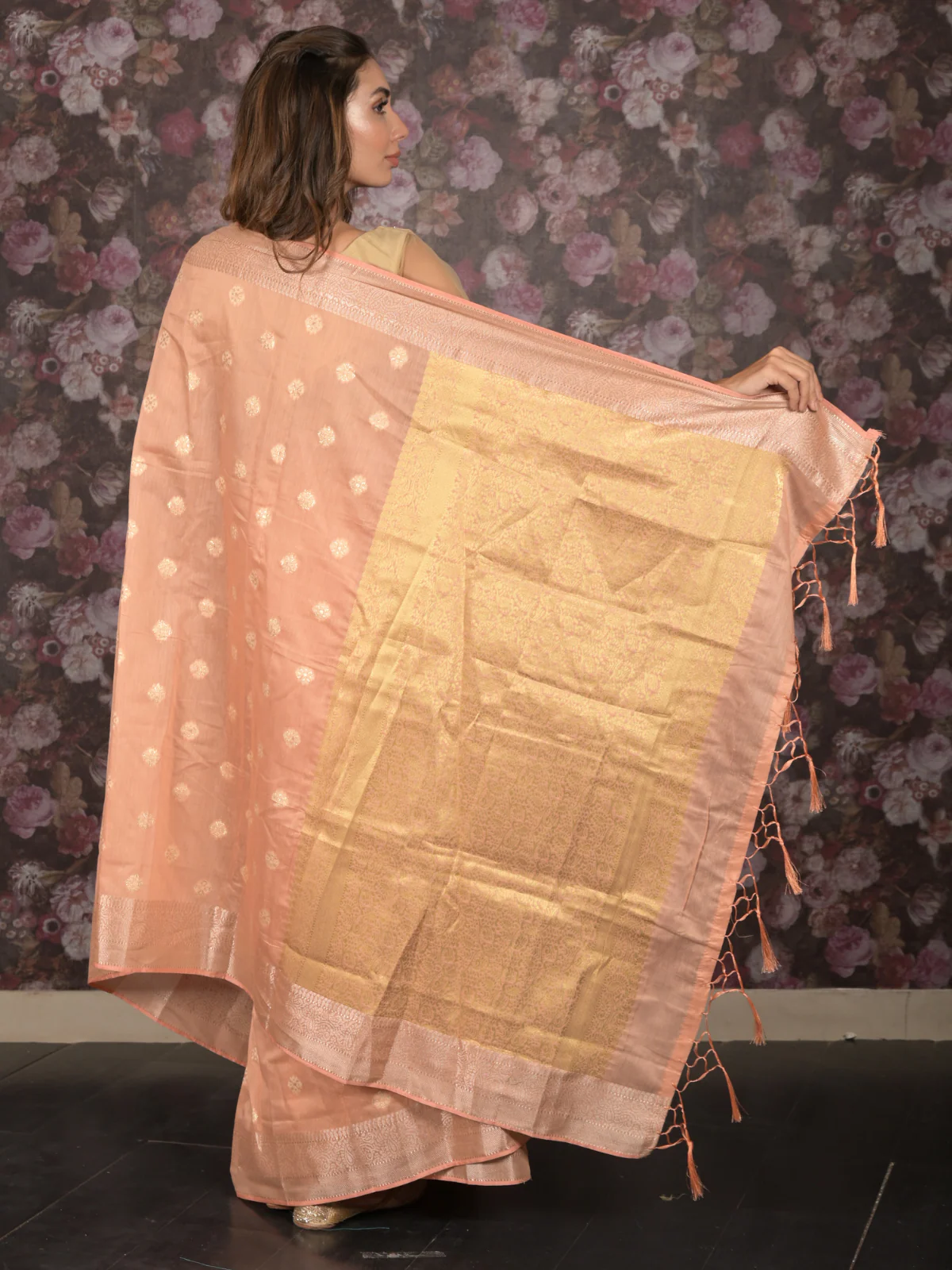 Odette Peach Woven Silk Blend Saree With Unstitched Blouse For Women - Image 4