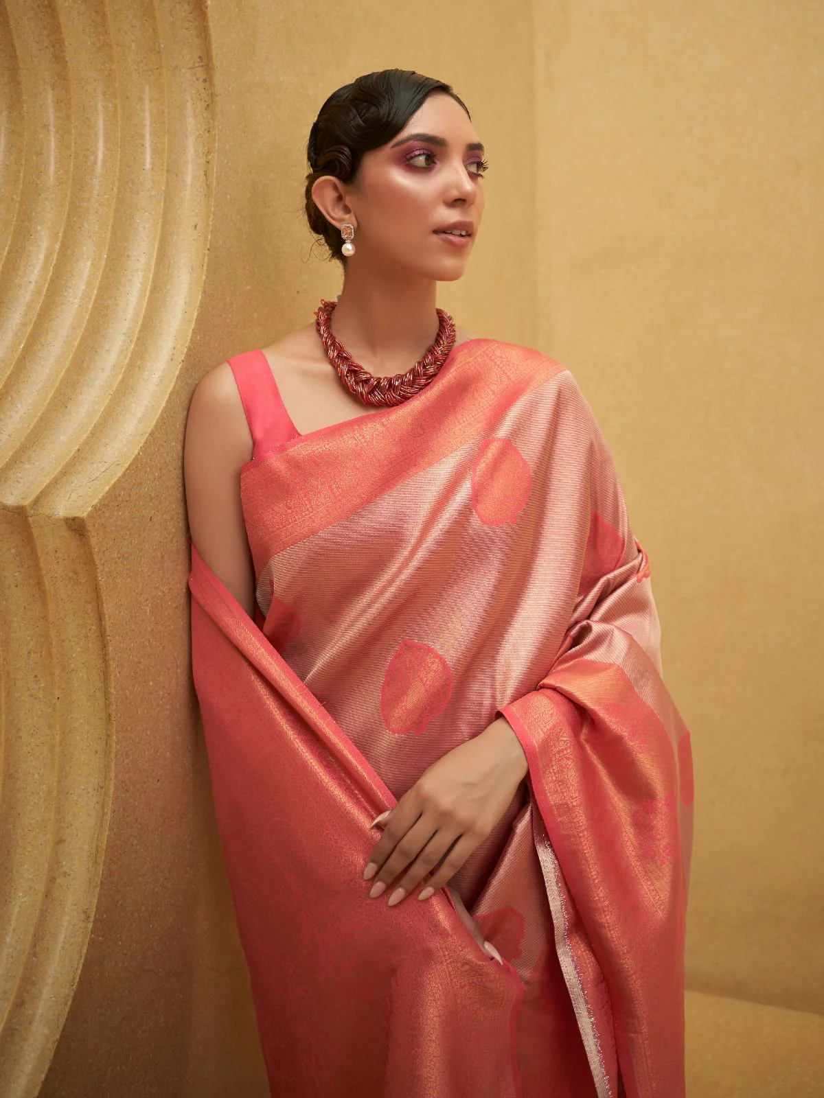 Odette Pink Woven Design Silk Blend Saree With Unstitched Blouse For Women - Image 2