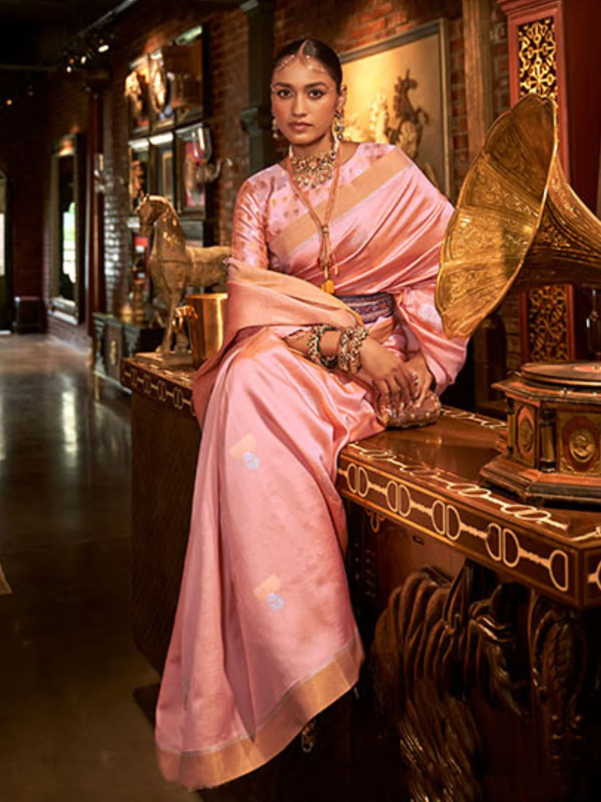 Odette Pink And Gold Woven Design Silk Blend Saree With Unstitched Blouse For Women - Image 2