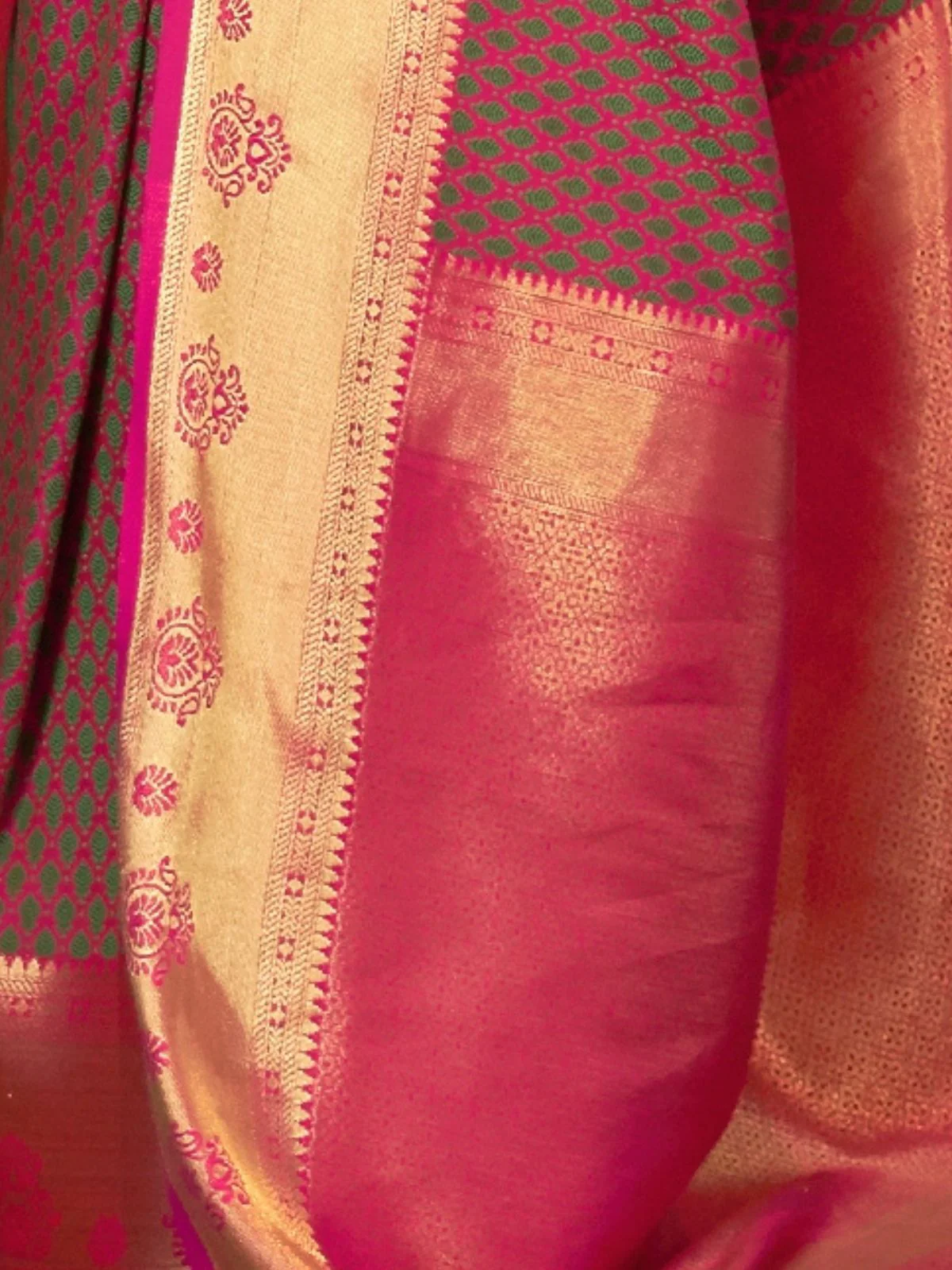 Odette Pink And Green Woven Design Silk Blend Saree With Unstitched Blouse For Women - Image 3
