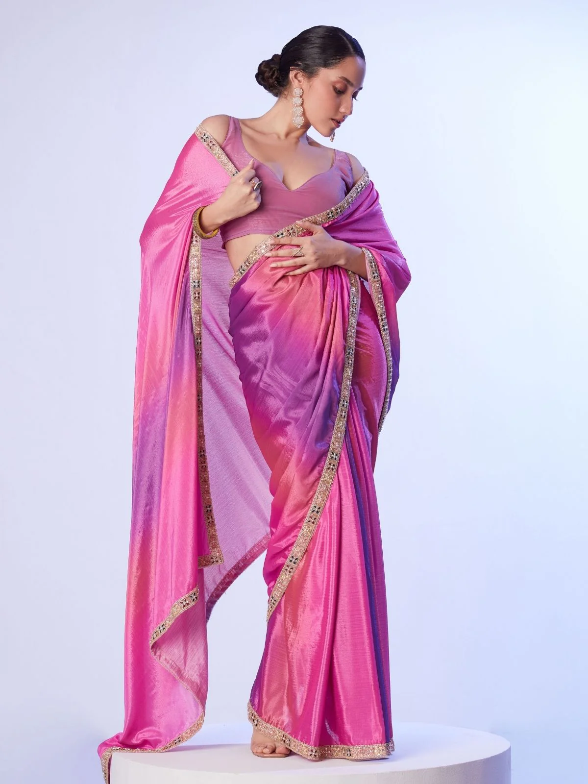 Odette Pink And Purple Chinon Lace Work Saree With Unstitched Blouse For Women - Image 3