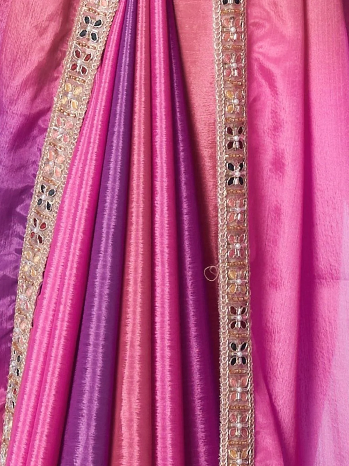 Odette Pink And Purple Chinon Lace Work Saree With Unstitched Blouse For Women - Image 6