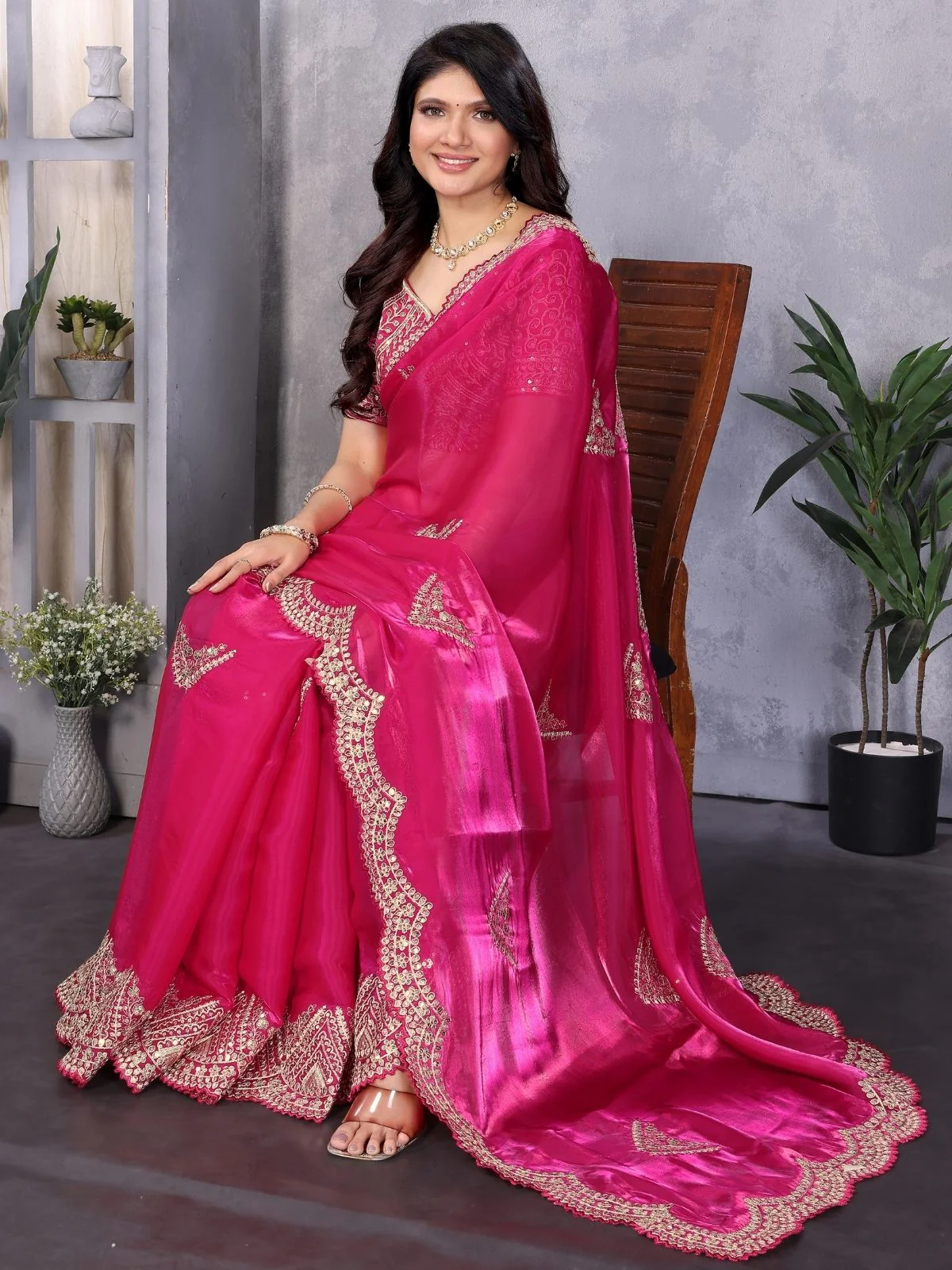 Odette Pink Chiffon Embroidered Saree For Women - Image 4
