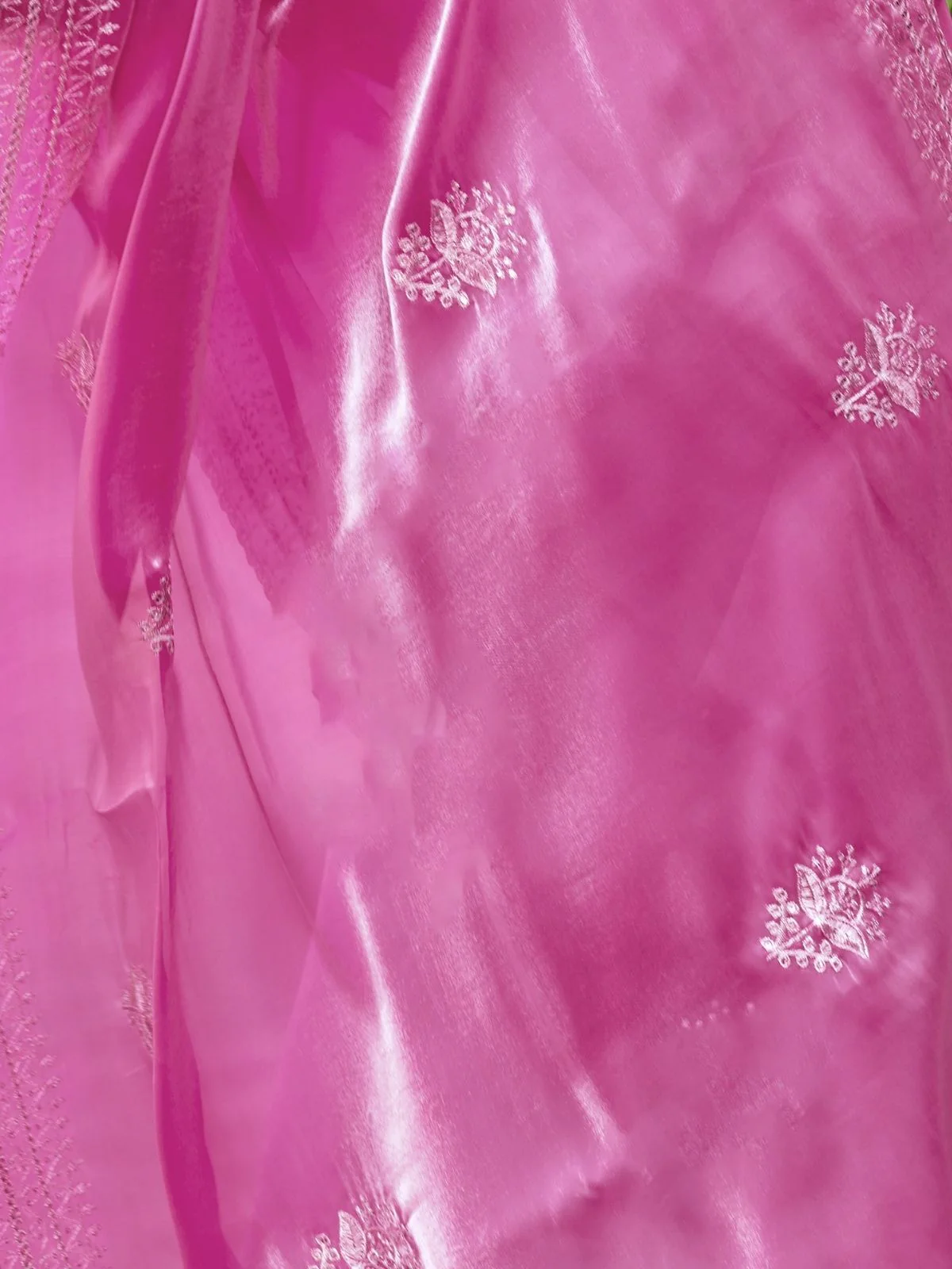 Odette Pink Chiffon Embroidered Saree For Women - Image 6