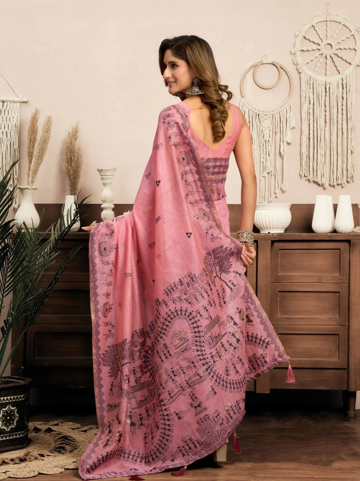 Odette Pink Cotton Blend Printed Saree For Women - Image 4