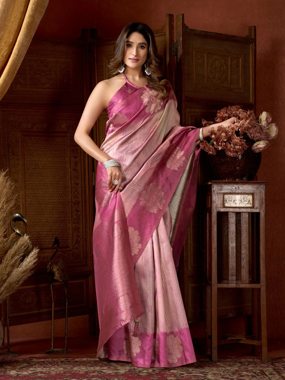 Odette Pink Cotton Blend Printed Saree For Women - Image 2
