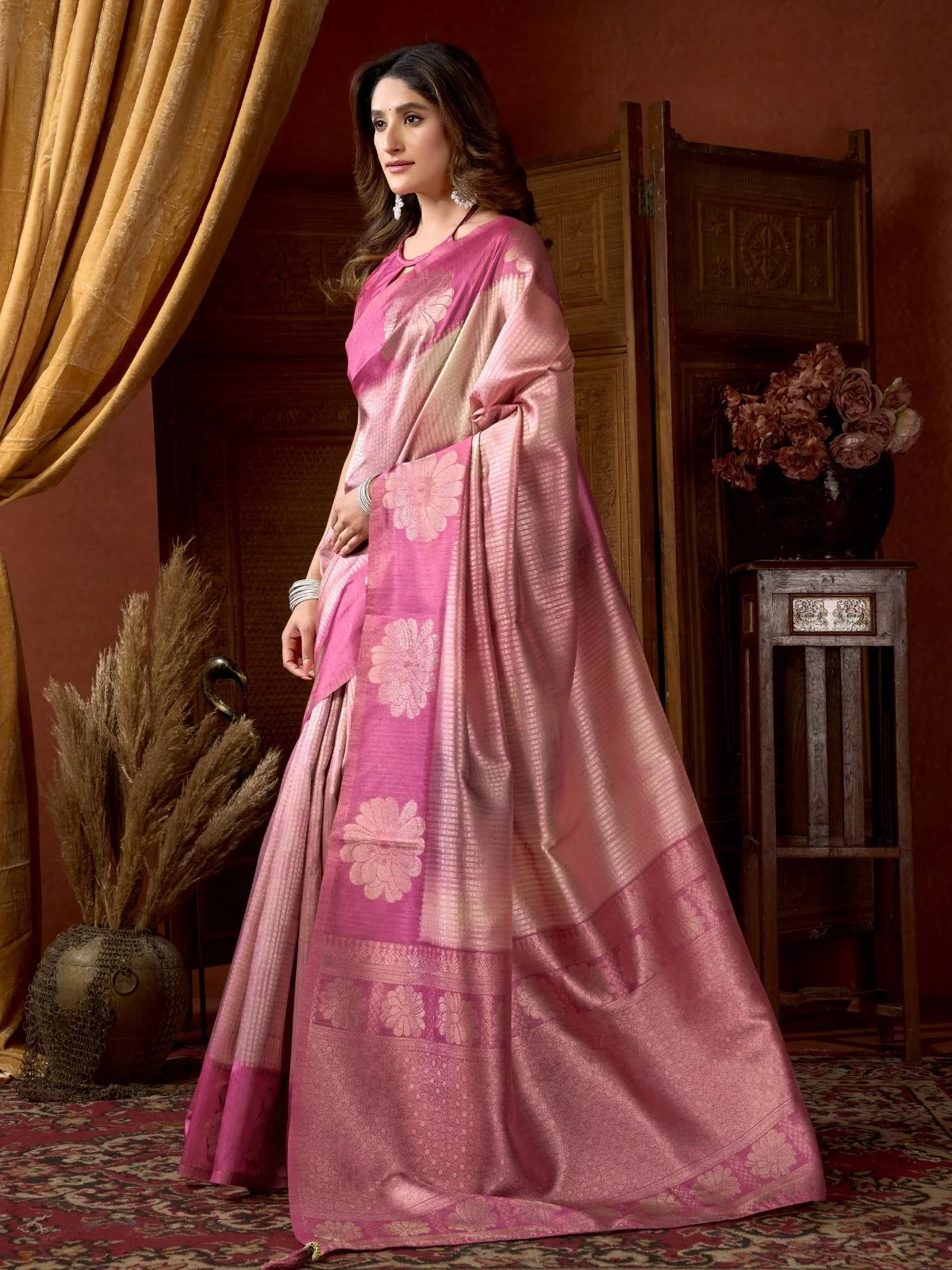Odette Pink Cotton Blend Printed Saree For Women - Image 3