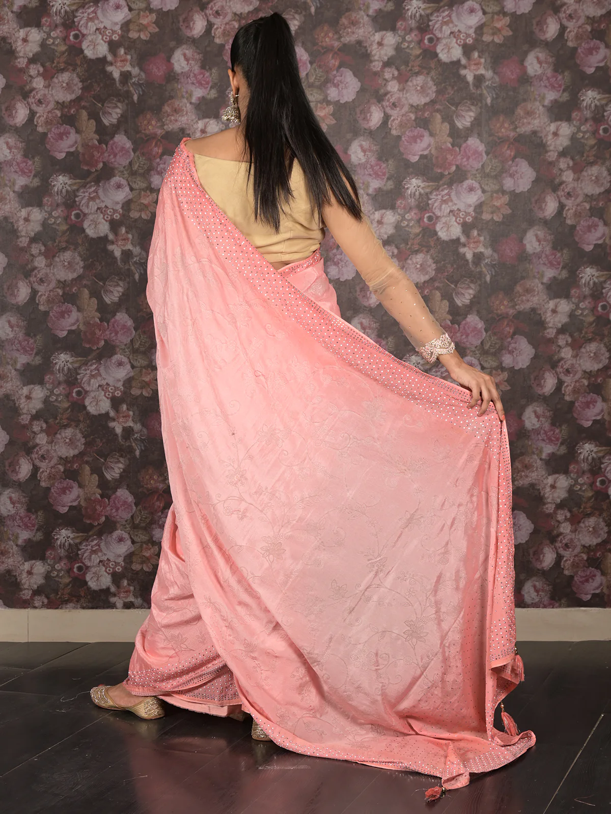 Odette Pink Embossed Crepe Saree With Unstitched Blouse For Women - Image 4