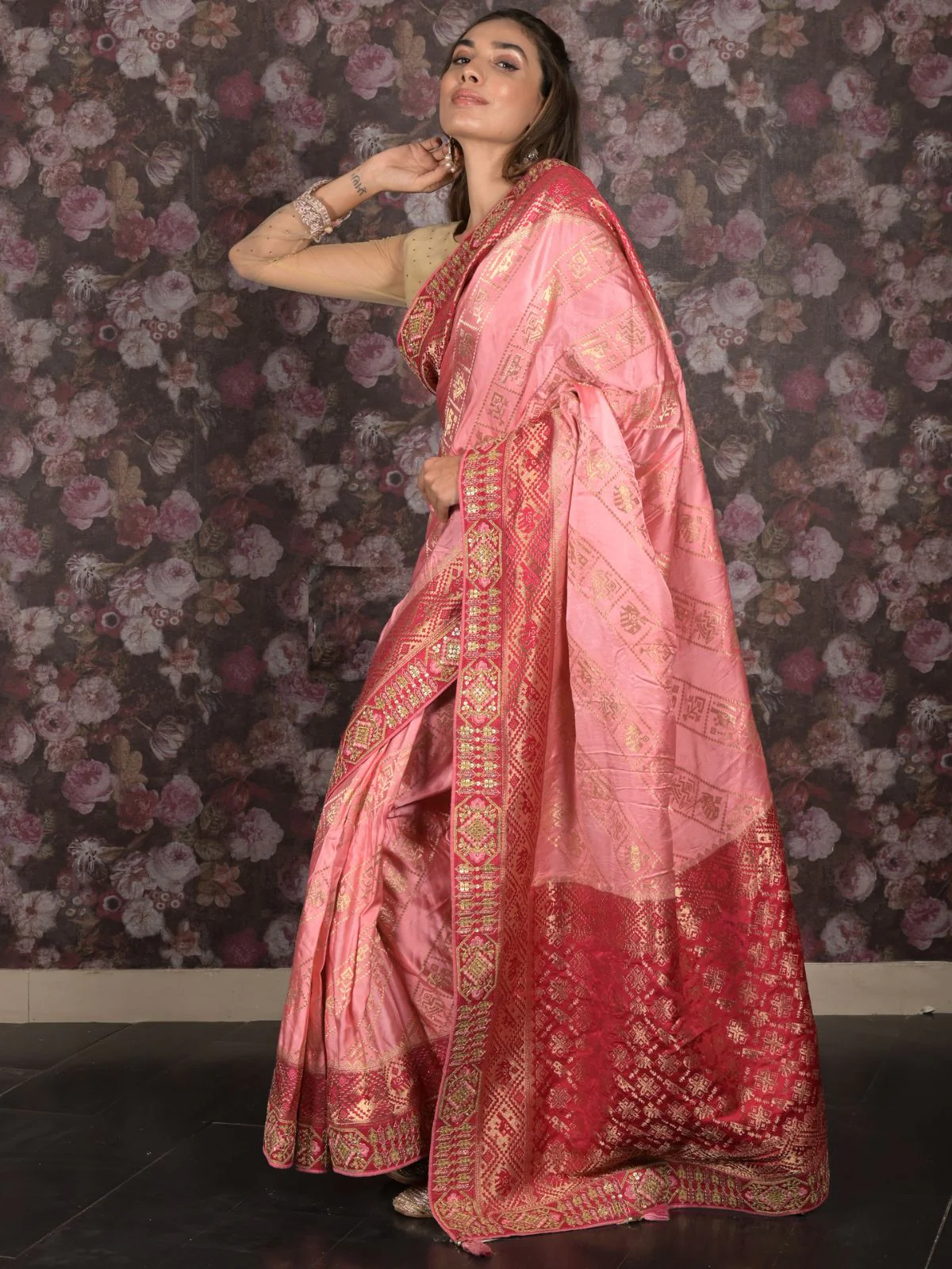 Odette Pink Embroidered Silk Blend Saree with Unstitched Blouse for Women - Image 3