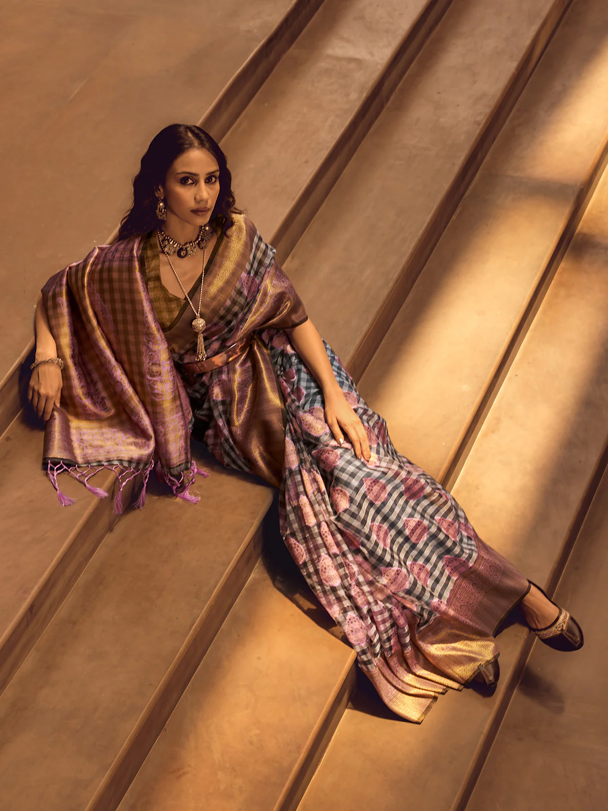 Odette Pink Handloom Woven Silk Blend Saree For Women - Image 4
