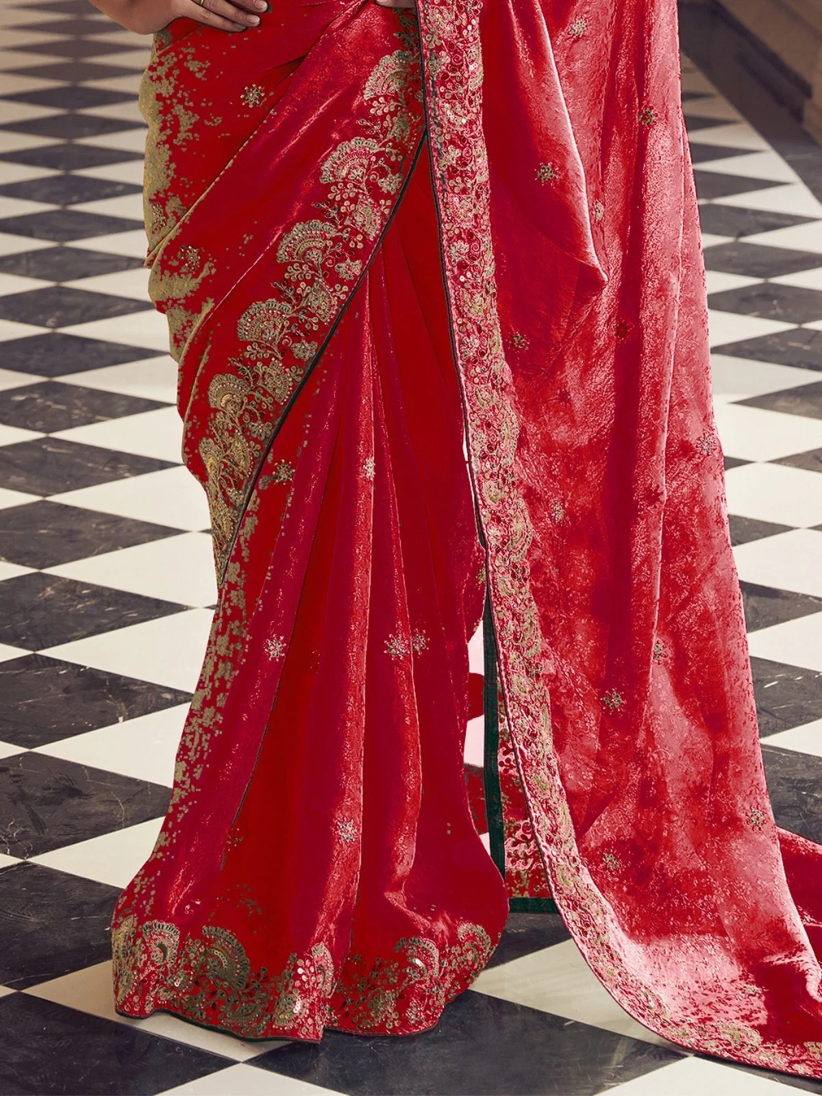 Odette Pink Jacquard Embroidered Elegant Saree For Women - Image 3