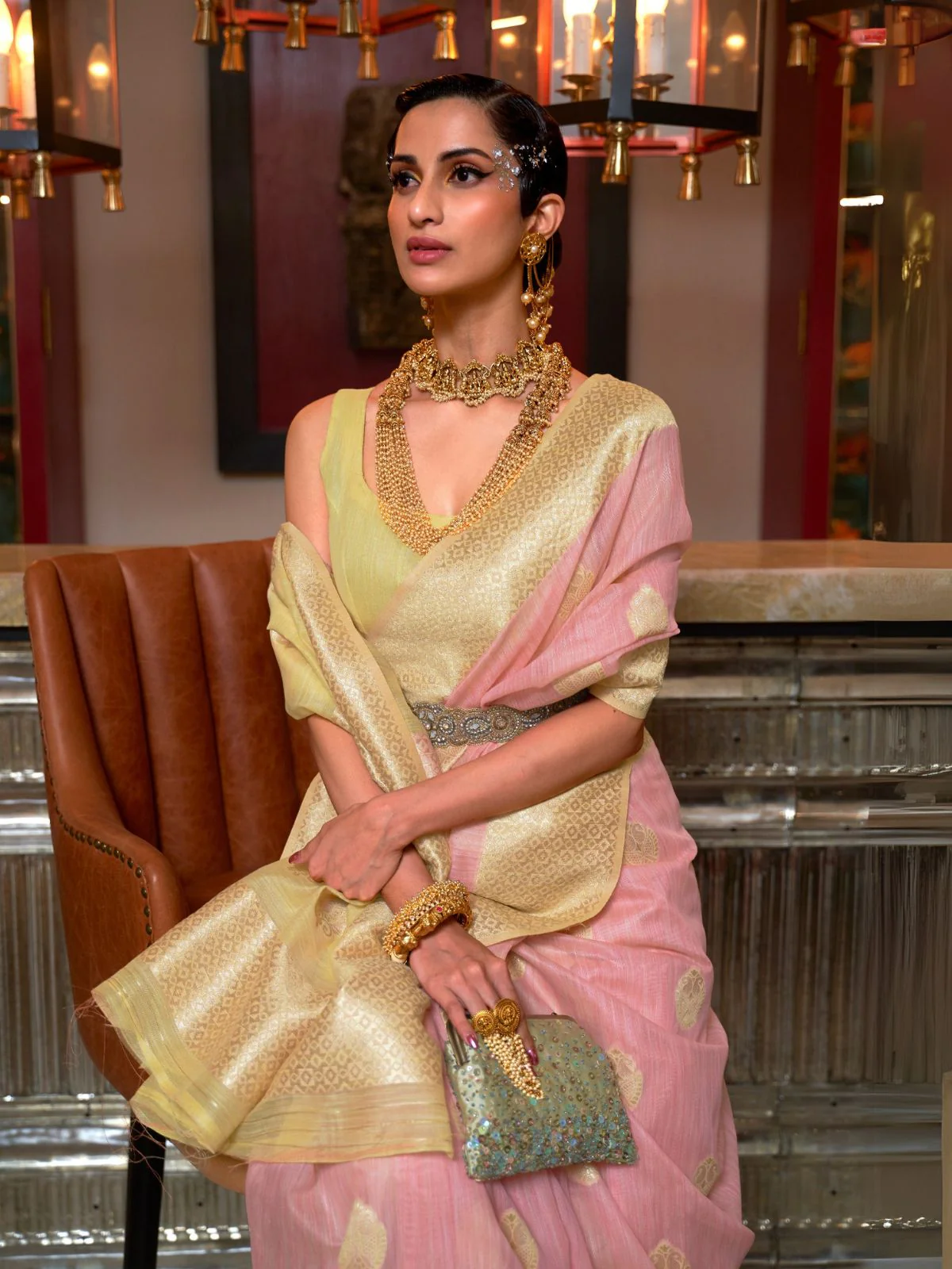 Odette Pink  Linen Woven Saree With Unstitched Blouse for Women - Image 2