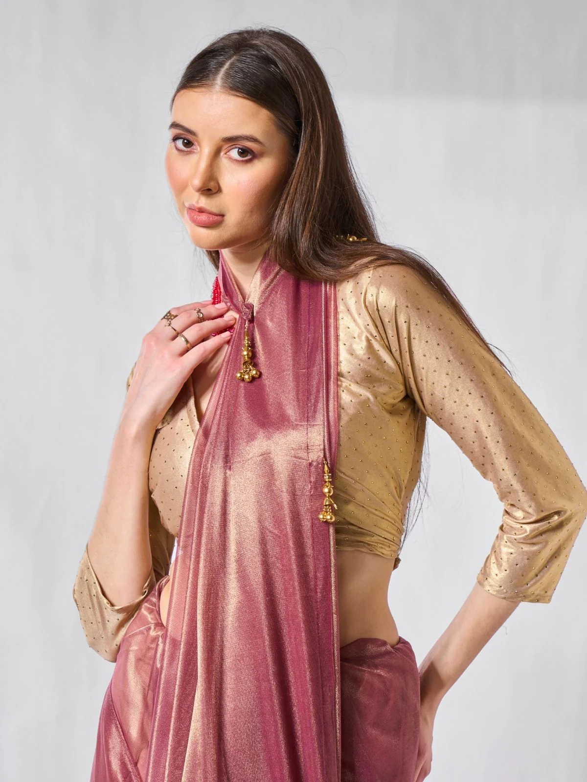 Odette Pink Net Solid Saree With Unstitched Blouse For Women - Image 5