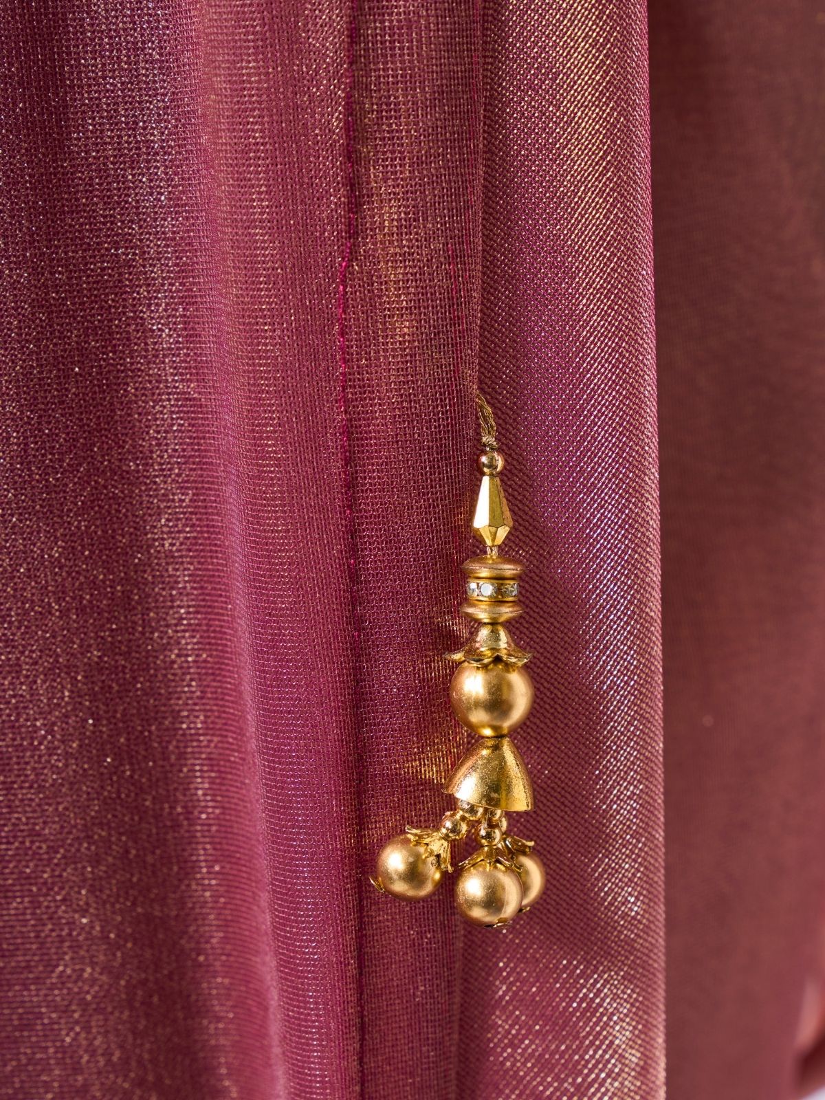 Odette Pink Net Solid Saree With Unstitched Blouse For Women - Image 6