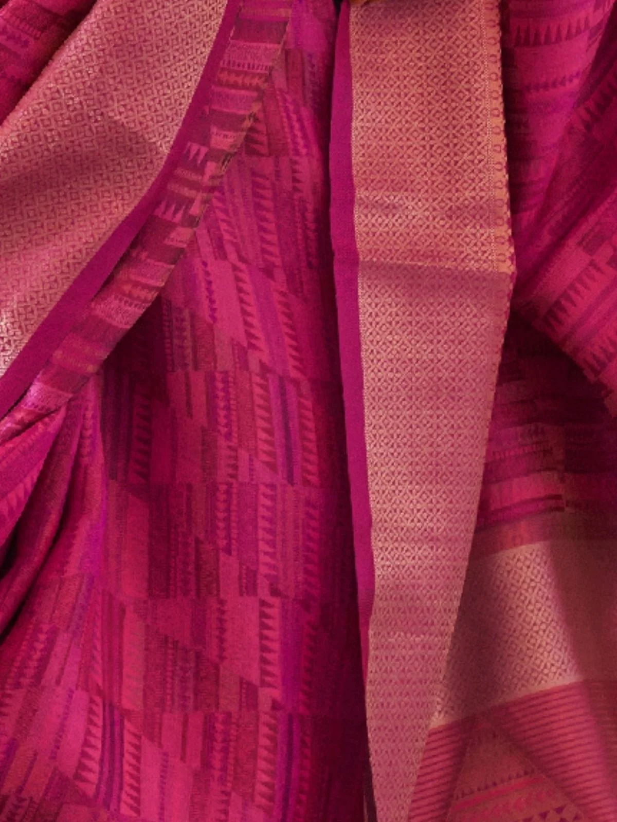 Odette Pink Organza Woven Saree With Unstitched Blouse for Women - Image 4