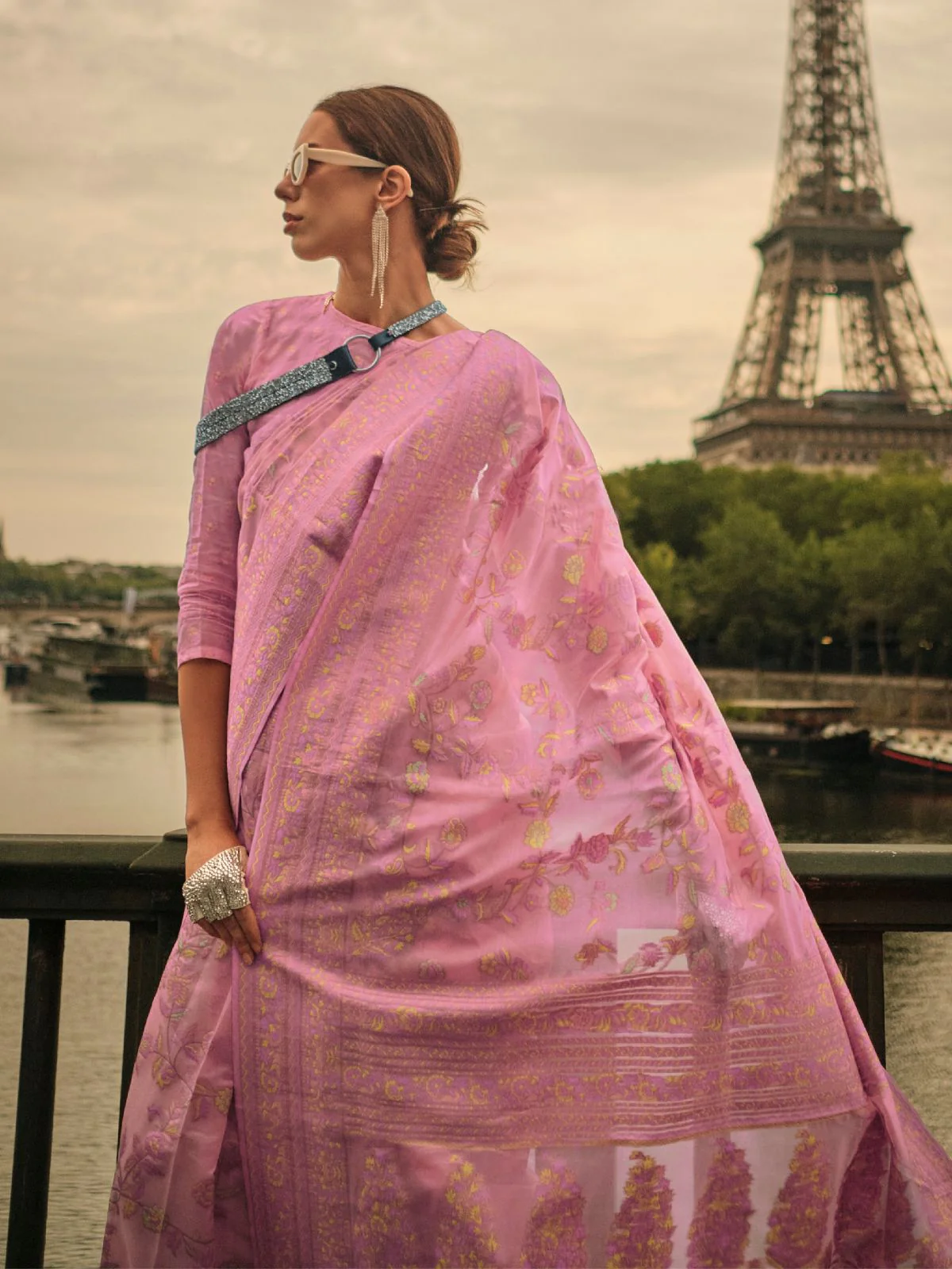 Odette Pink Organza Woven Saree With Unstitched Blouse For Women - Image 2