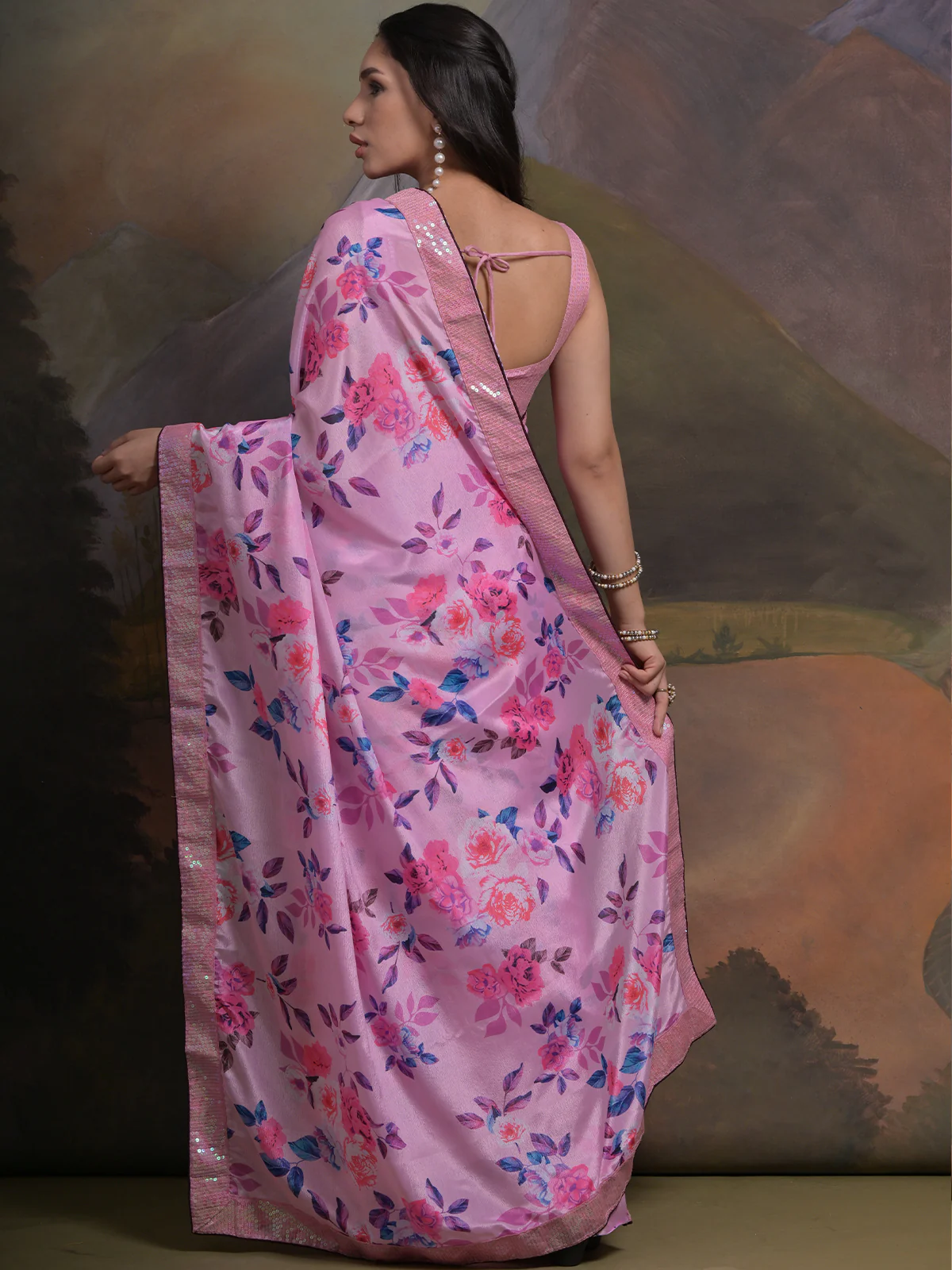 Odette Pink Printed Chiffon Saree With Unstitched Blouse For Women - Image 4