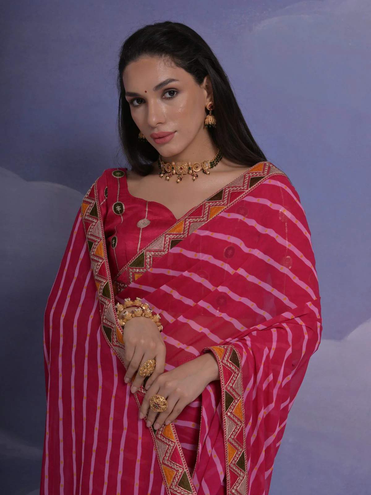 Odette Pink Printed Georgette Saree With Unstitched Blouse For Women - Image 3