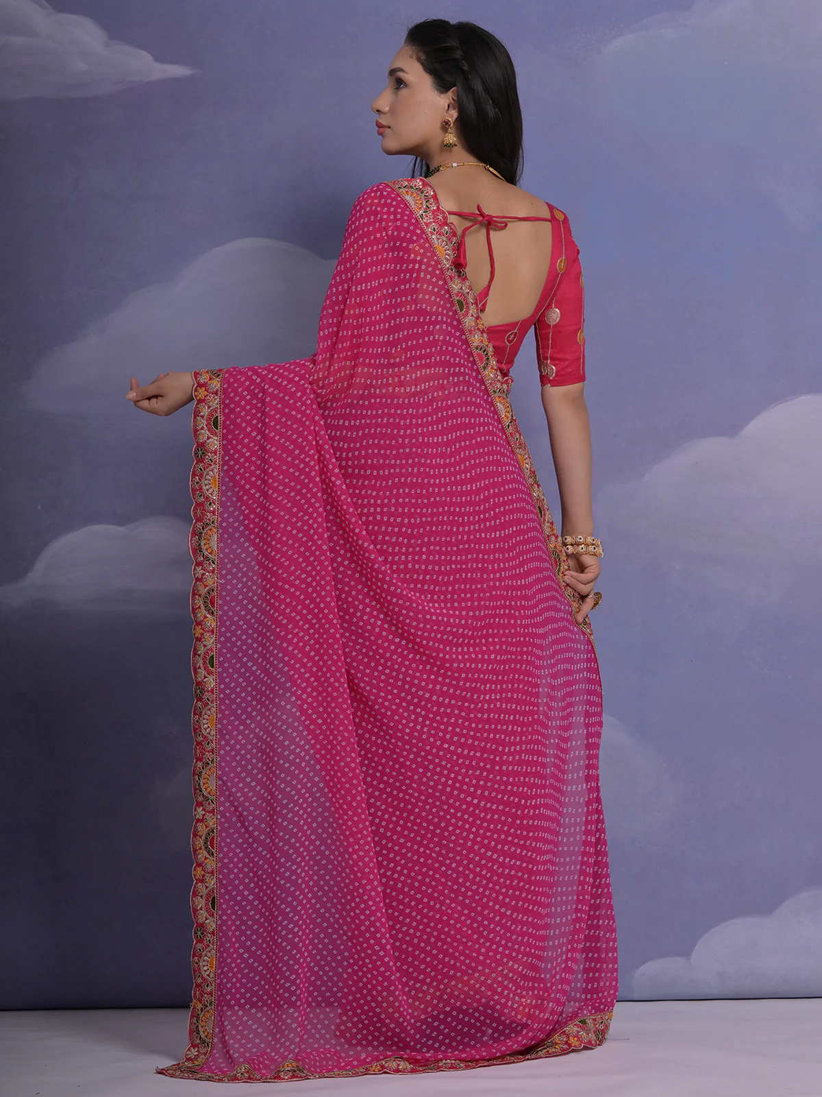 Odette Pink Printed Georgette Saree With Unstitched Blouse For Women - Image 4