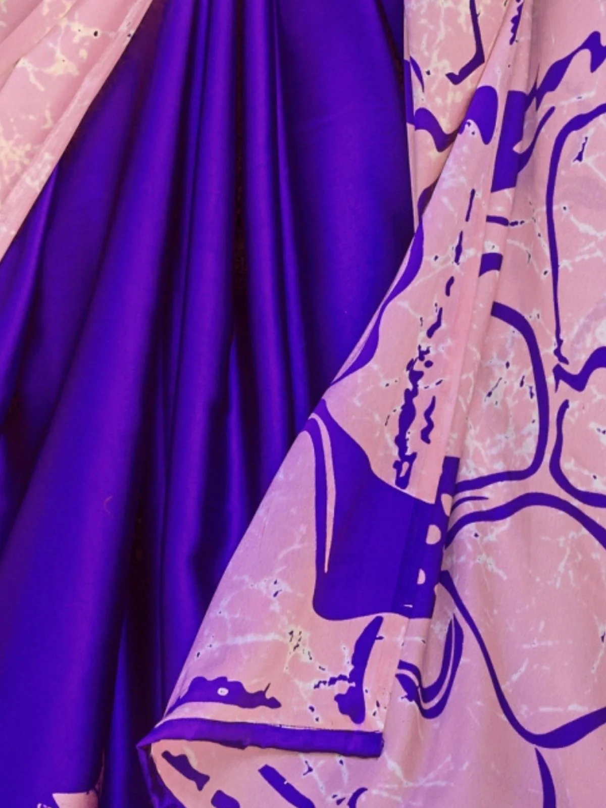 Odette Pink Satin Printed Saree With Unstitched Blouse For Women - Image 3