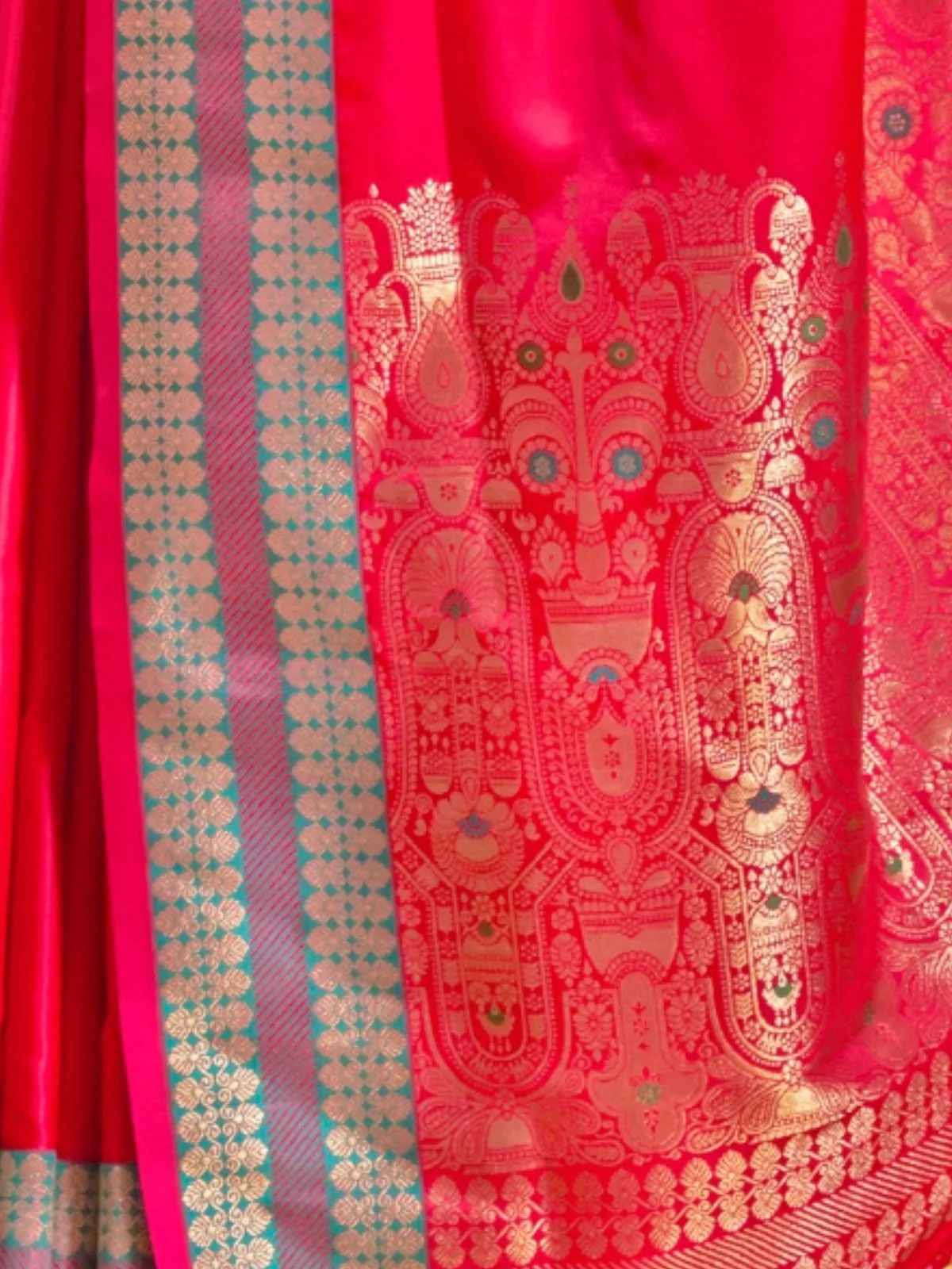 Odette Pink Satin Woven Saree With Unstitched Blouse For Women - Image 3