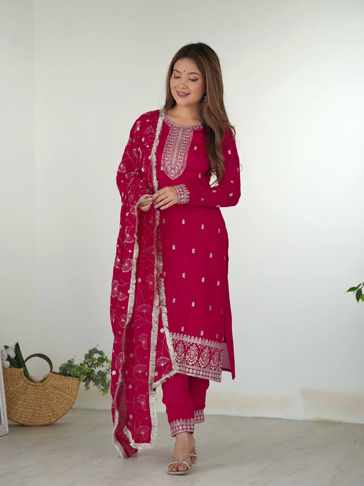 Odette Pink Silk Blend Embroidered Kurta Set For Women - Image 3