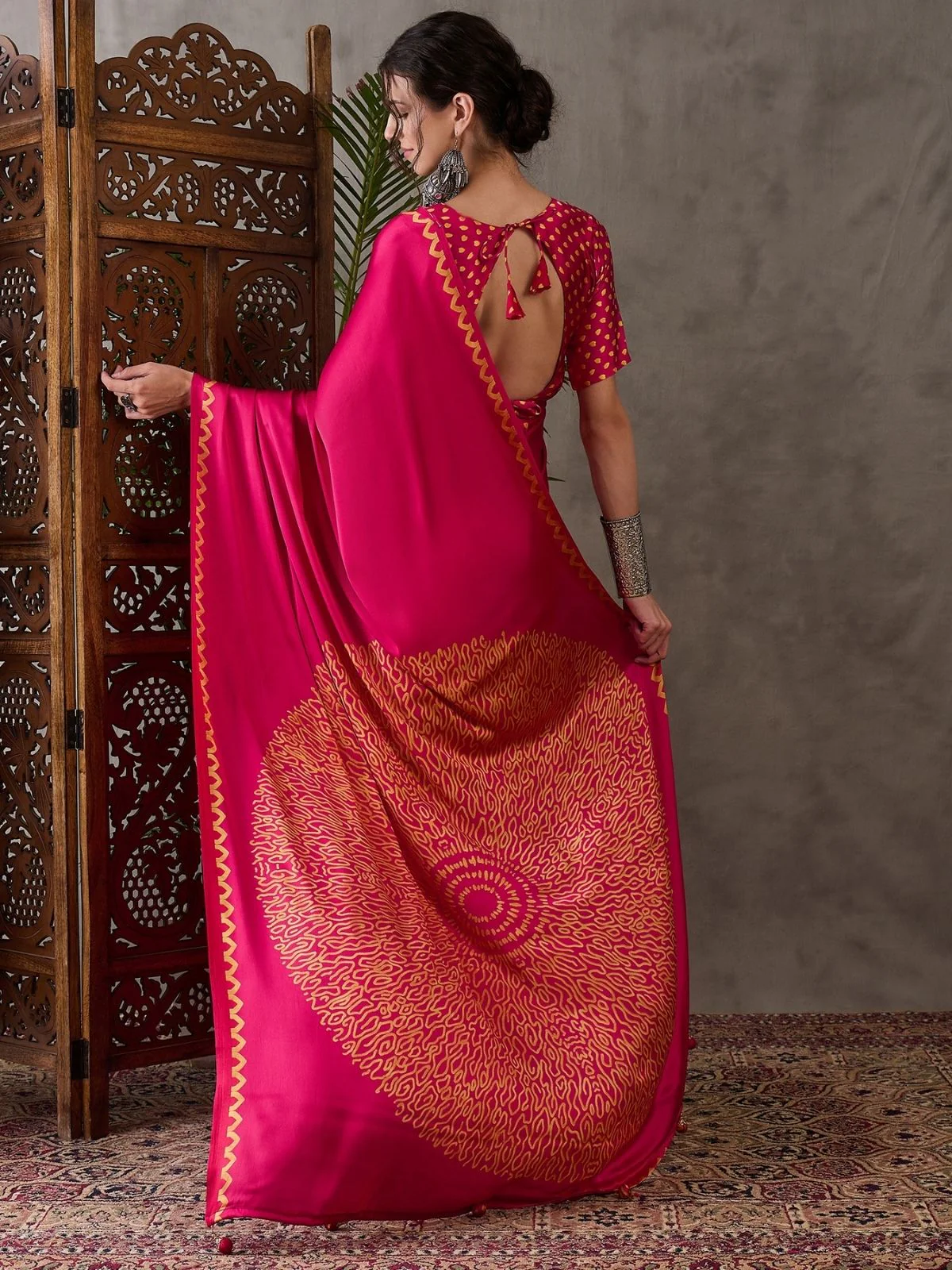 Odette Pink Silk Blend Printed Elegant Saree For Women - Image 2