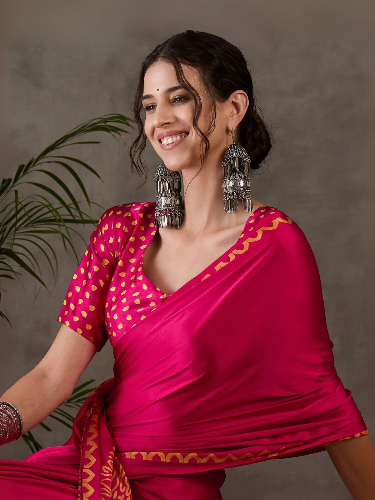 Odette Pink Silk Blend Printed Elegant Saree For Women - Image 4