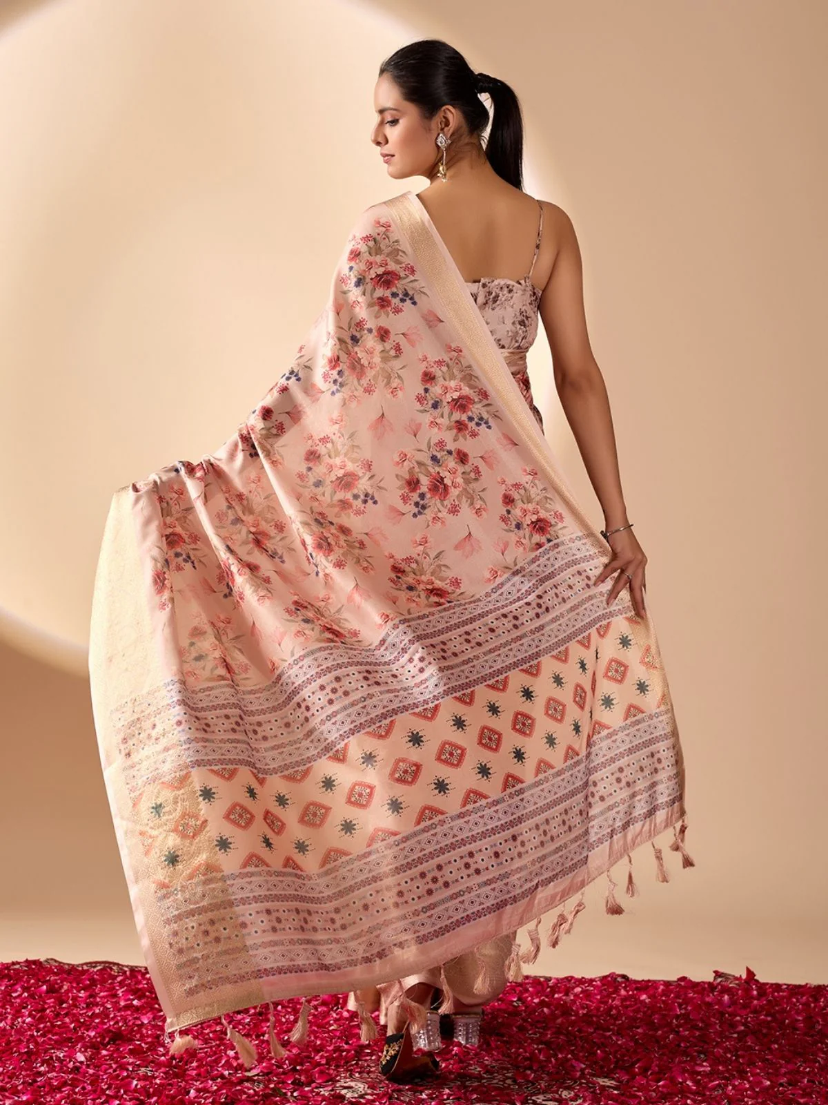 Odette Pink Silk Blend Printed Saree For Women - Image 3